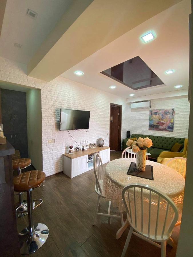 شقة Apartament Victoria تبليسي المظهر الخارجي الصورة